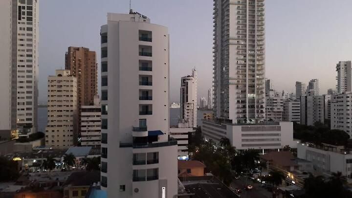 Apartamento Piso 12 Cerca A La Playa, Piscina, Wifi, Ac *