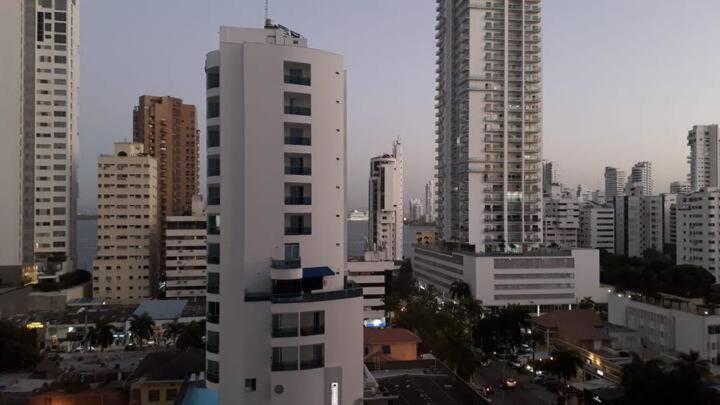 Apartamento Piso 12 Cerca A La Playa, Piscina, Wifi, Ac *